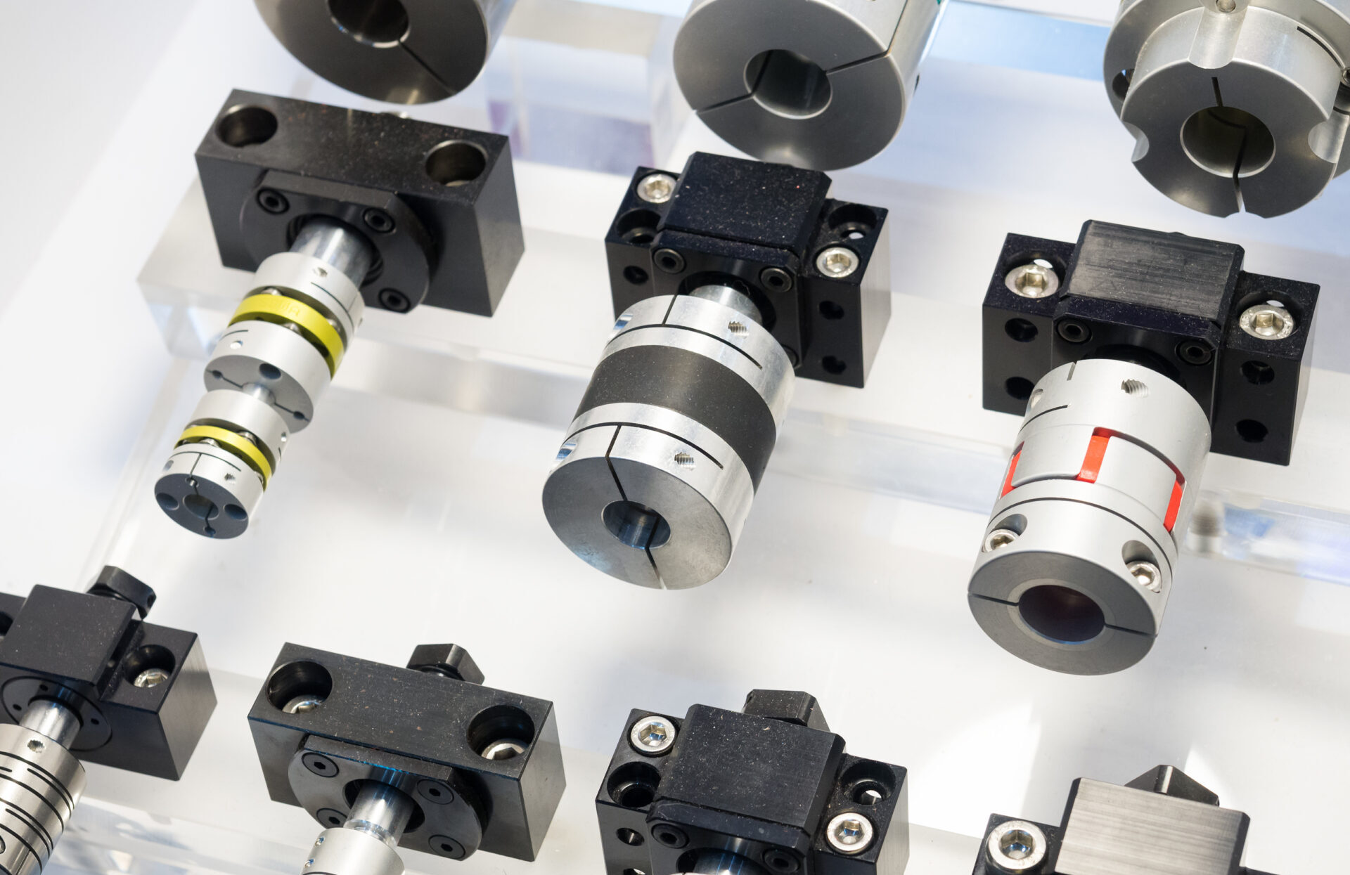 Motor coupling for reduce vibration and smooth start running, Connect the flexible shaft to an available spare motor for grinding and polishing work.